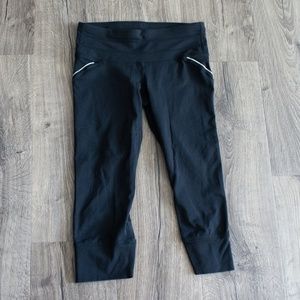 Athleta xs petite black Relay Crop running capri